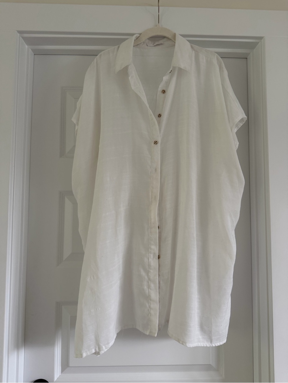 TALULAH Oversized White Button-Down Short Sleeve Shirt